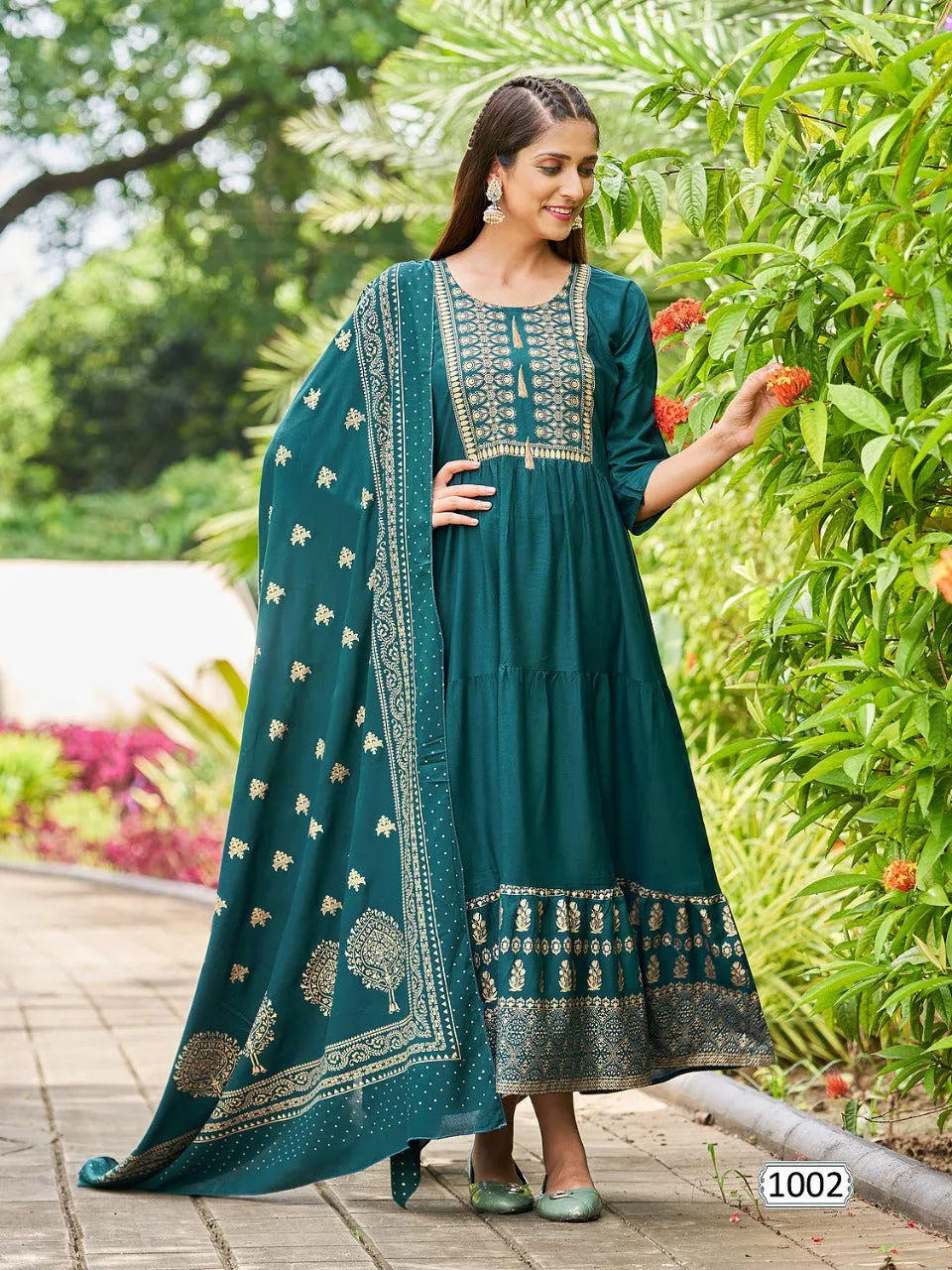 Beautiful Women Party wear Kurta Dupatta suit