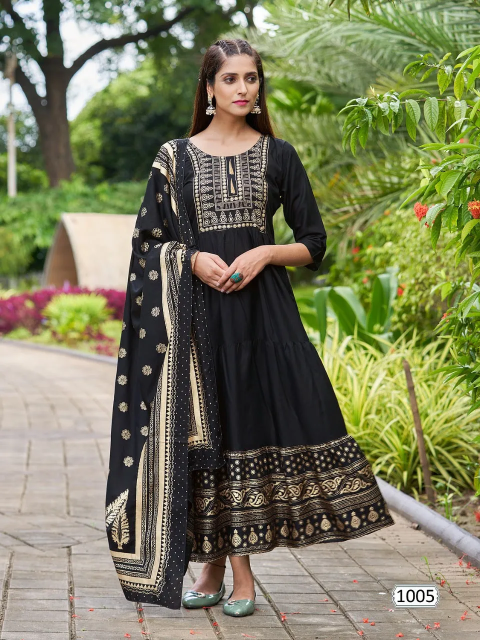 Beautiful Women Party wear Kurta Dupatta suit