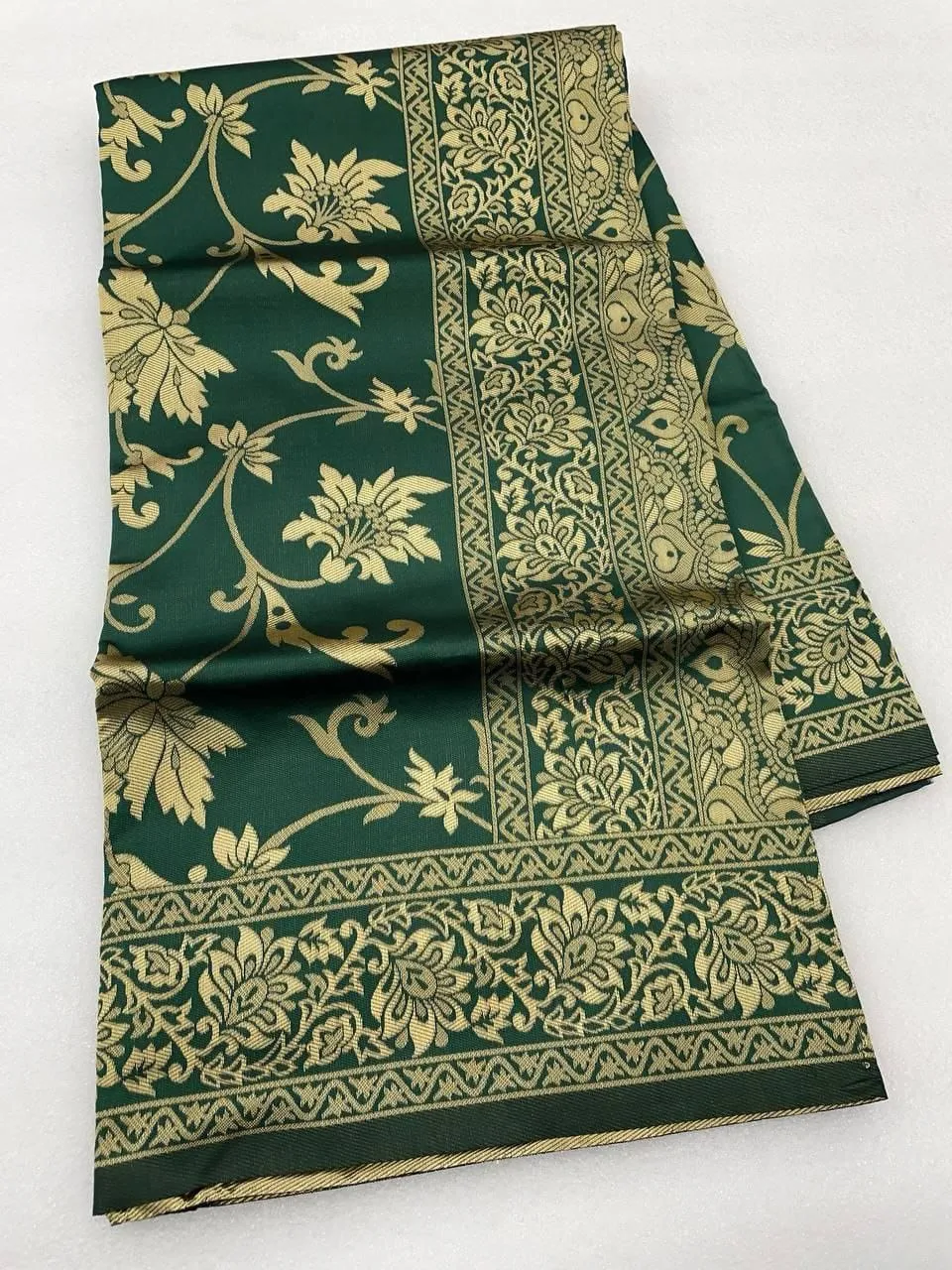 Beautiful Women's Banarasi Soft Silk Saree