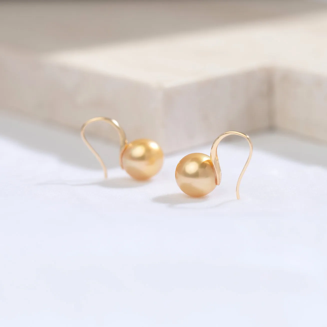 Elegant 18K Solid Gold? South Sea Golden Pearl Stud Earrings KE00068