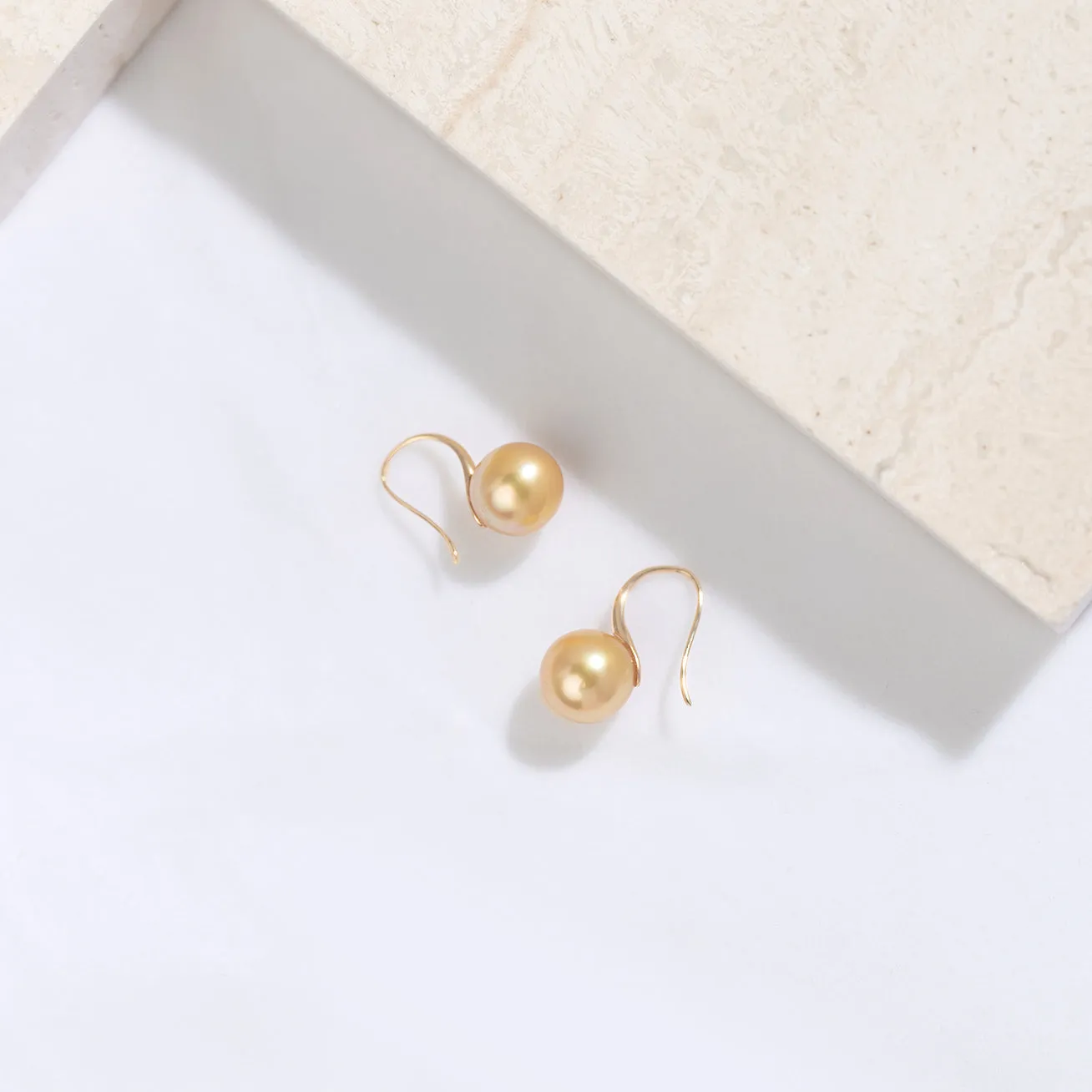 Elegant 18K Solid Gold? South Sea Golden Pearl Stud Earrings KE00068