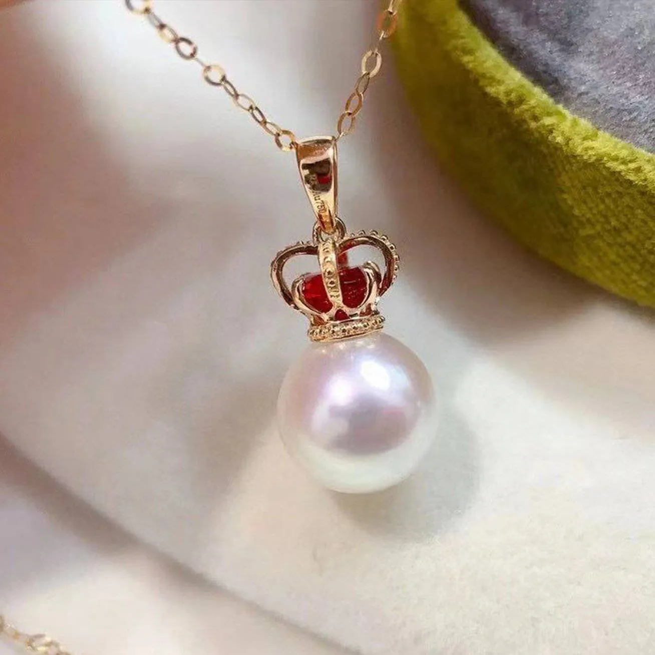 Elegant Queen 18K Solid Gold Pearl Necklace KN00006