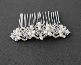 Elegant Wedding Hair Comb of Crystals and Pearls