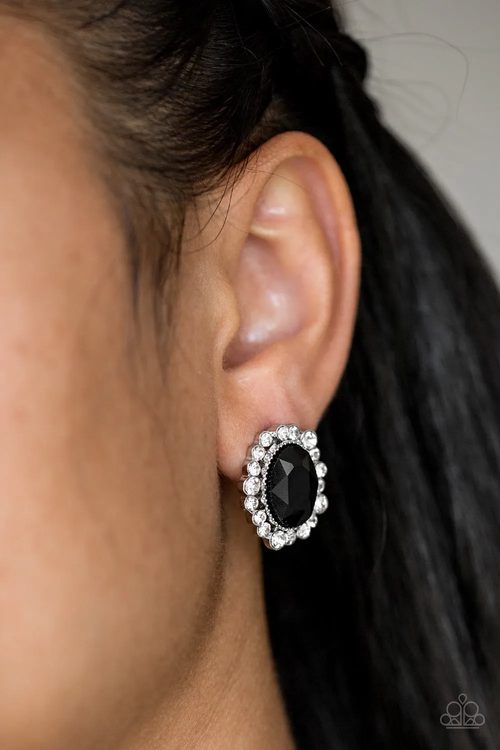 Hold Court Black Post-Earrings