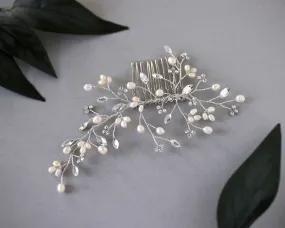 Ivory Freshwater Pearl and Crystal Simple Comb