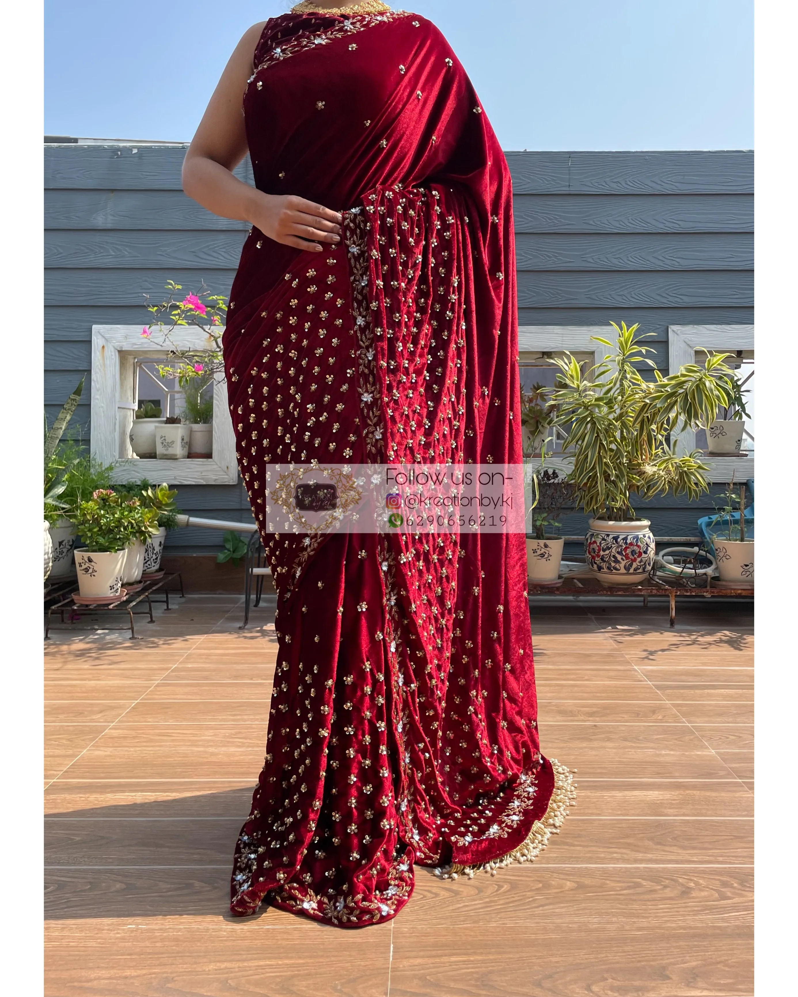 Maroon Velvet Badan pe Sitare Saree