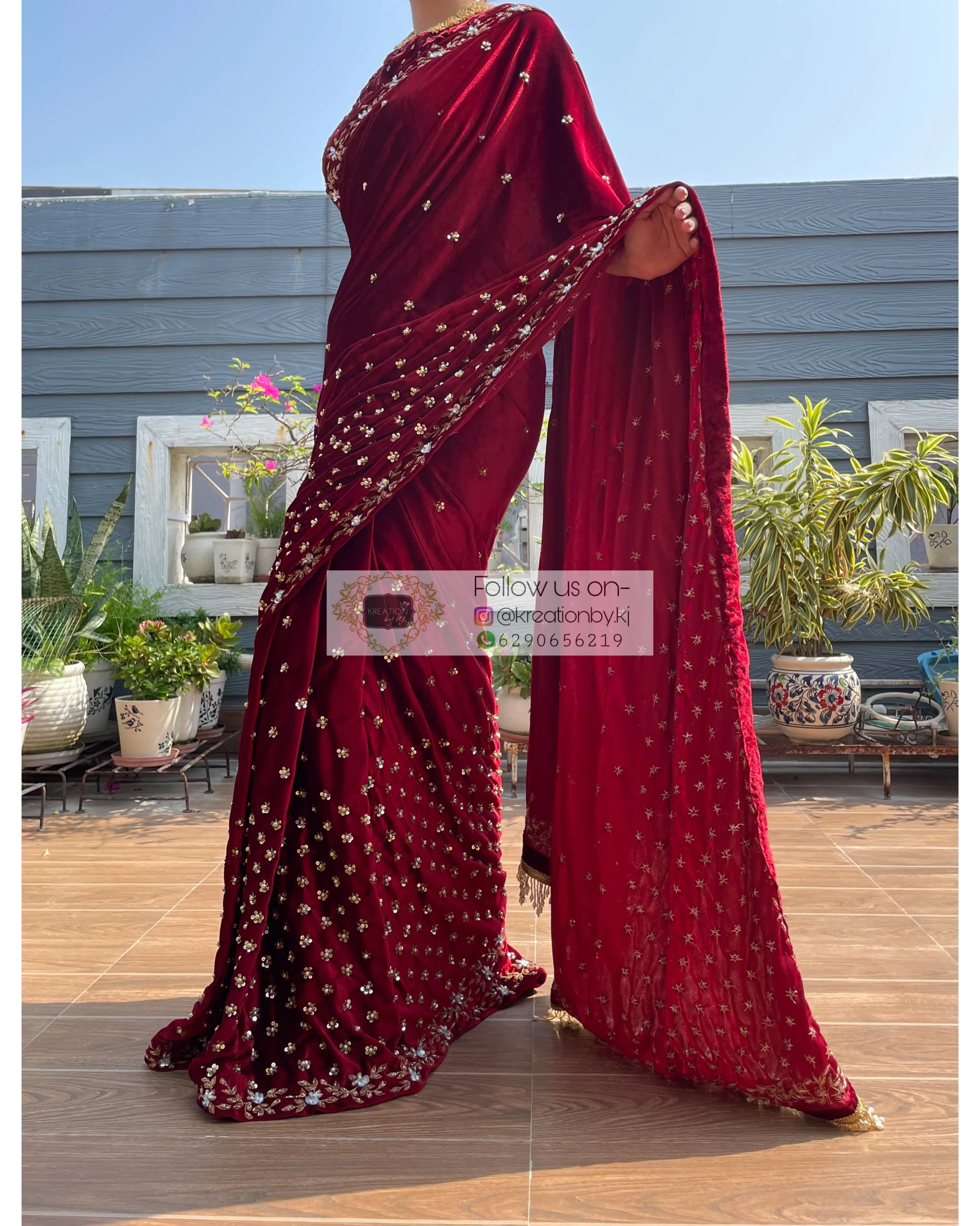 Maroon Velvet Badan pe Sitare Saree