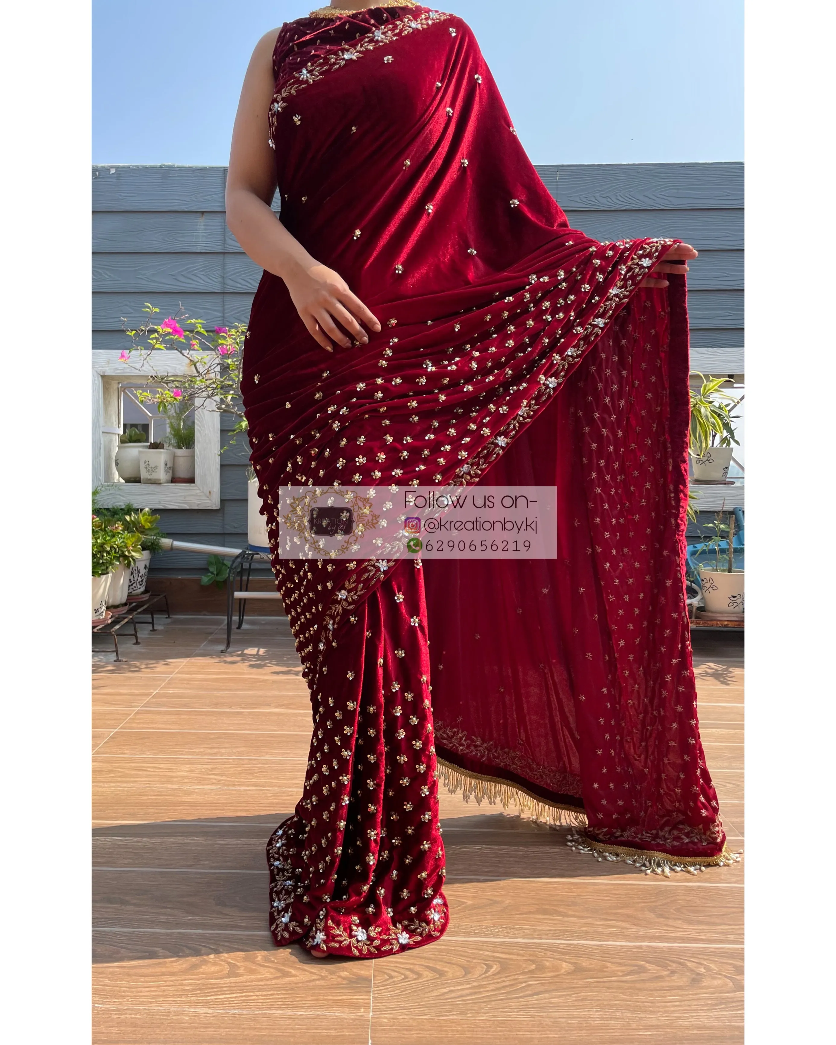 Maroon Velvet Badan pe Sitare Saree