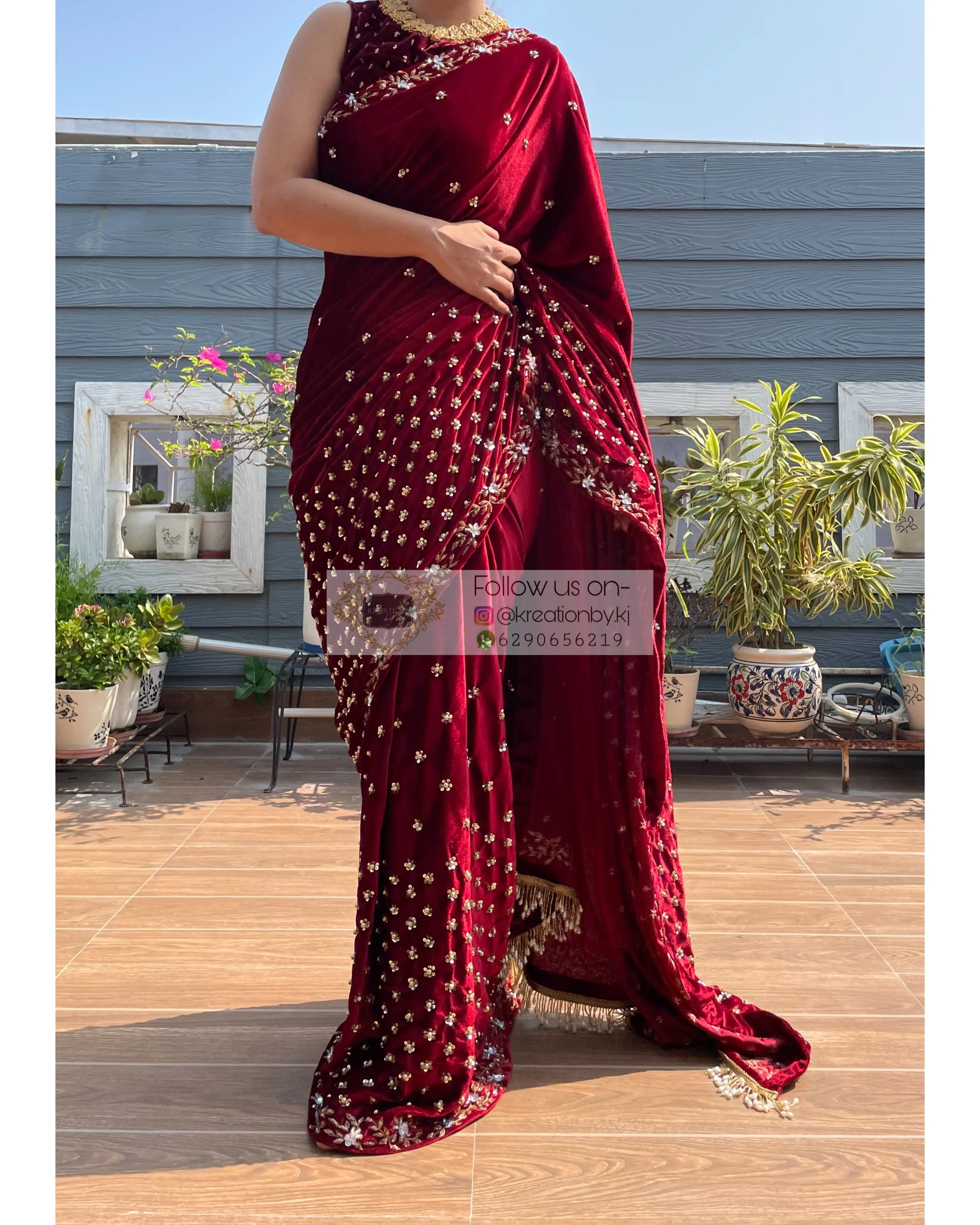 Maroon Velvet Badan pe Sitare Saree