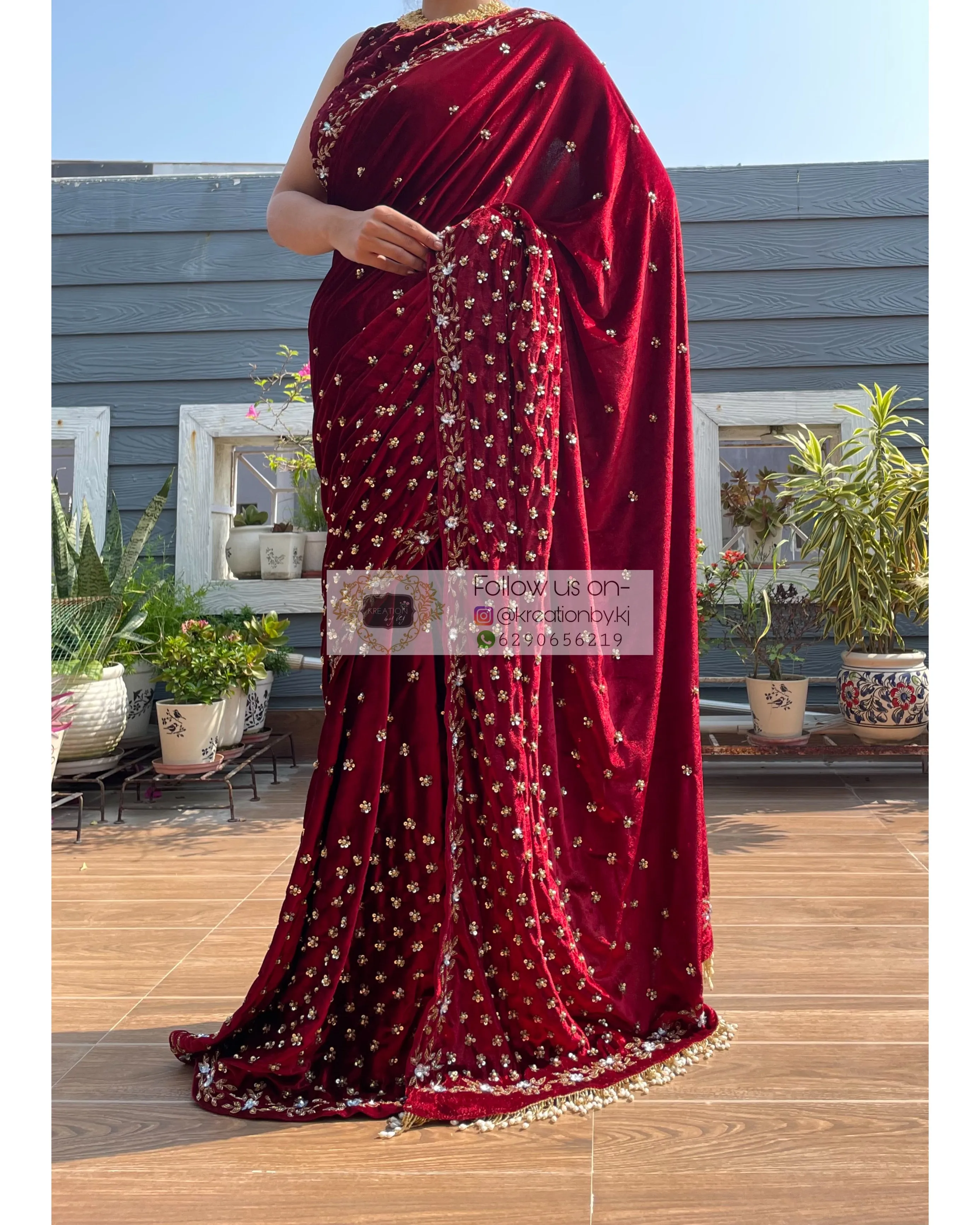 Maroon Velvet Badan pe Sitare Saree