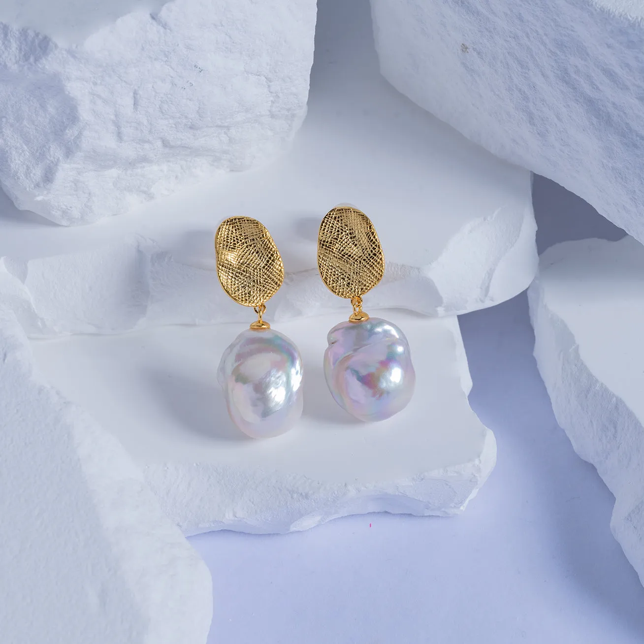 New Yorker Baroque Pearl Earrings WE00568