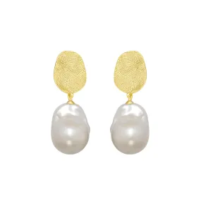 New Yorker Baroque Pearl Earrings WE00568