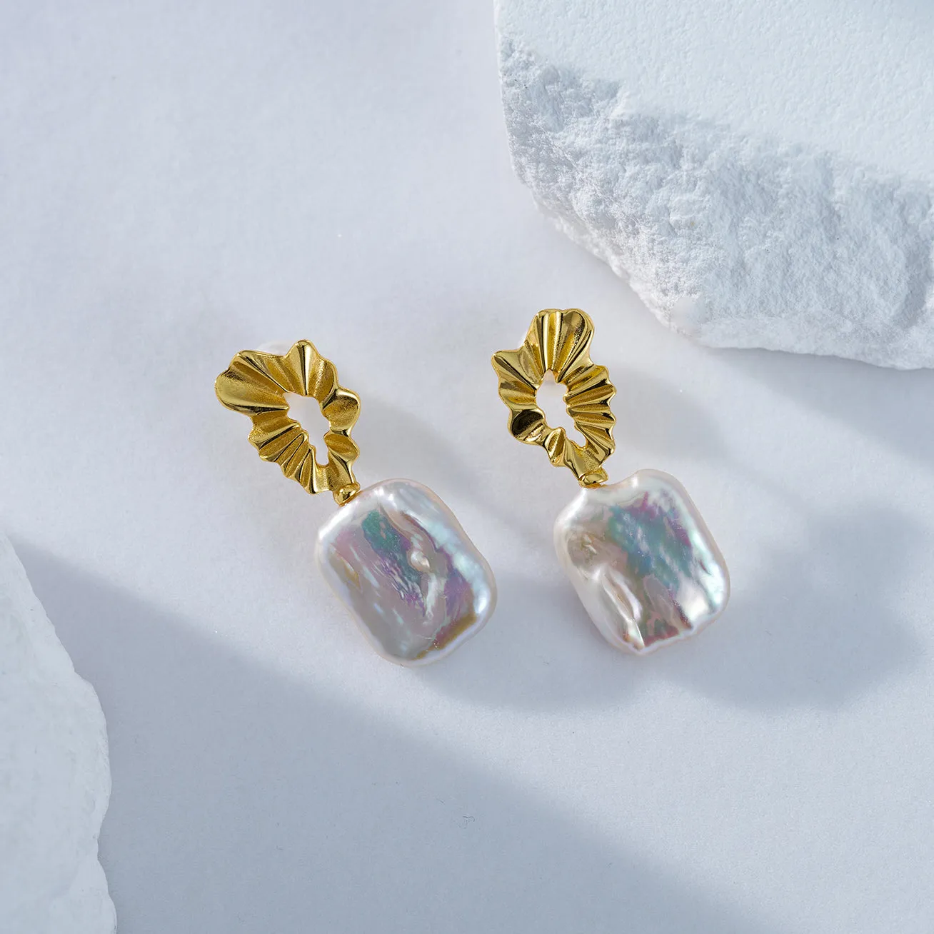 New Yorker Baroque Pearl Earrings WE00583