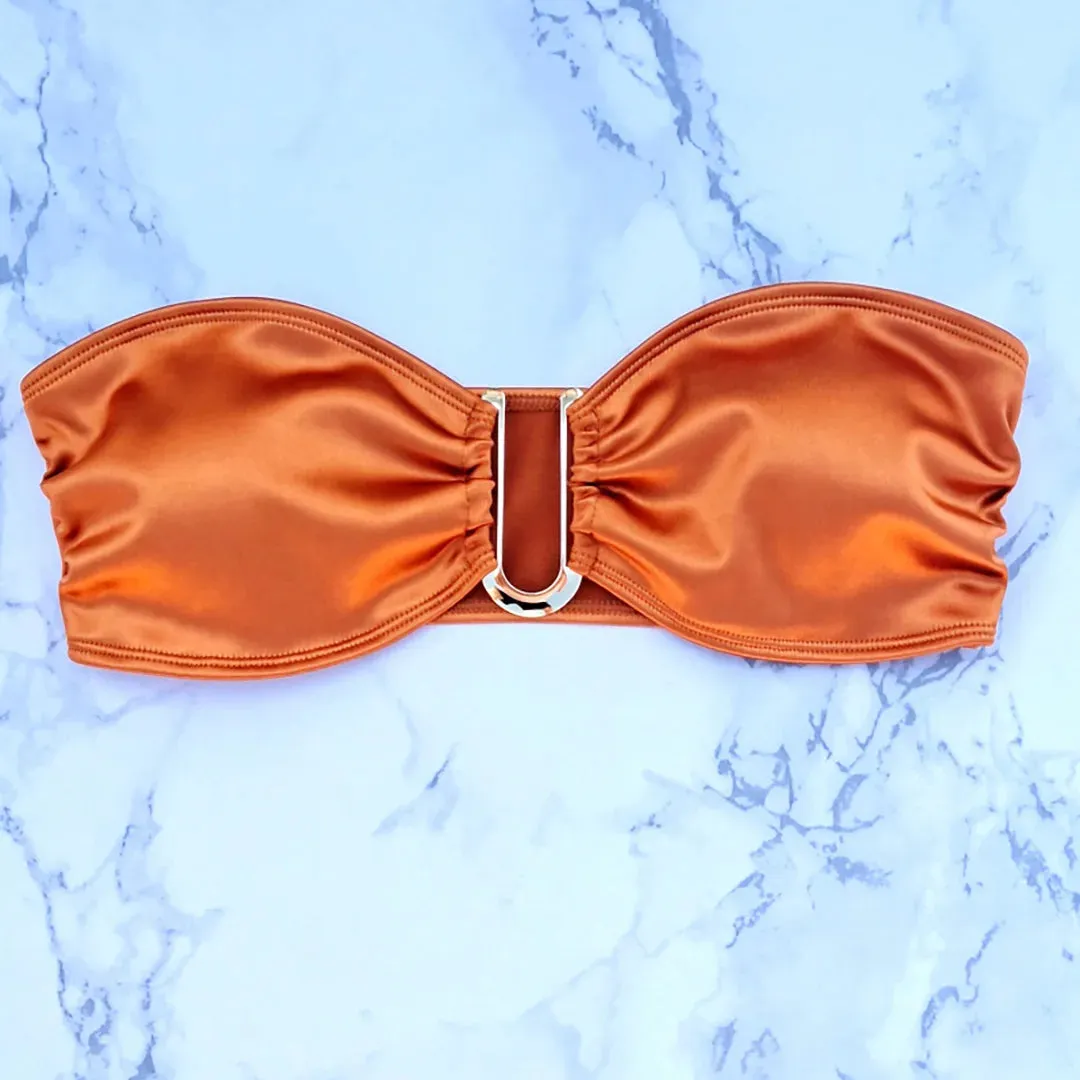 Sunset and Swim – Glänzender, trägerloser Bandeau-Bikini