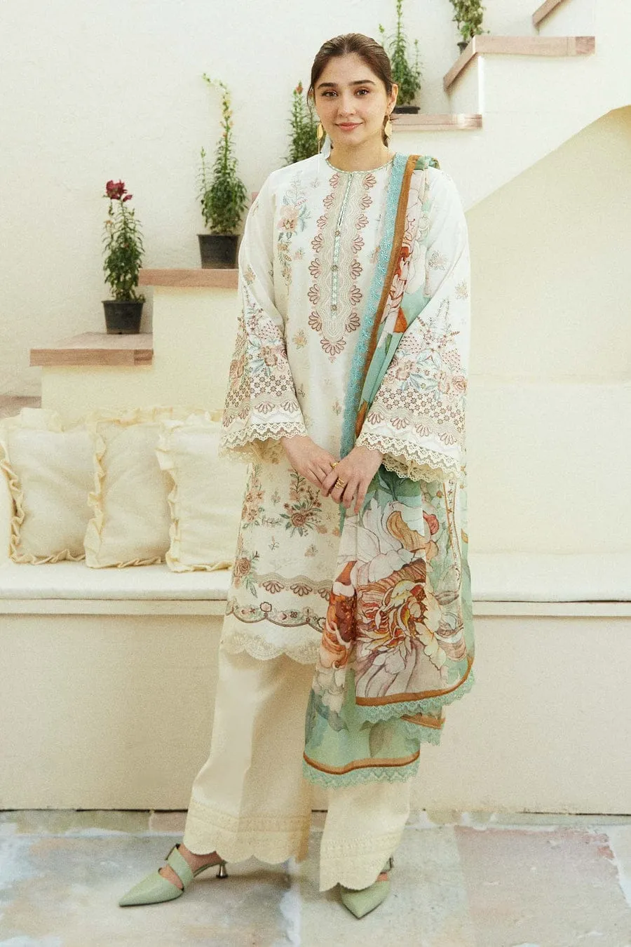 Zarashahjhan Embroidered off white  Lawn Three Piece COCO-07